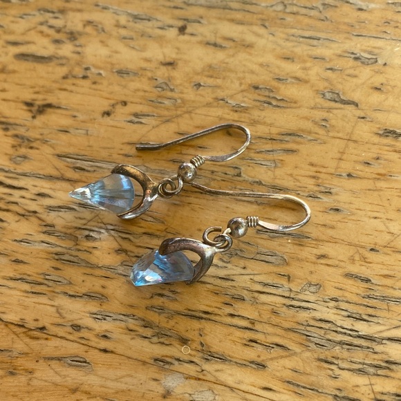 925 Sterling Silver Blue Crystal Drop Earrings - Picture 2 of 3